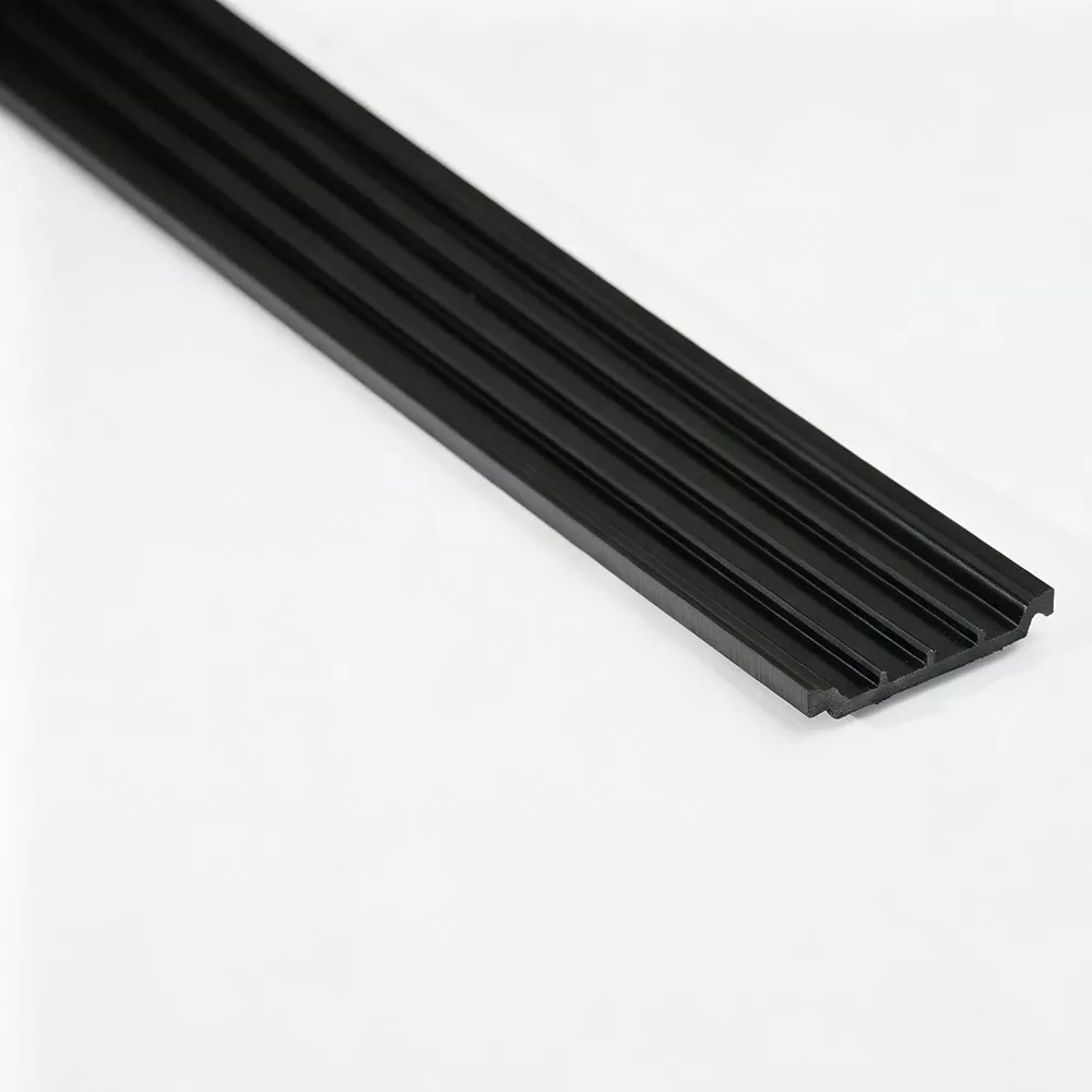 Wide-Span Thermal Insulation Strip